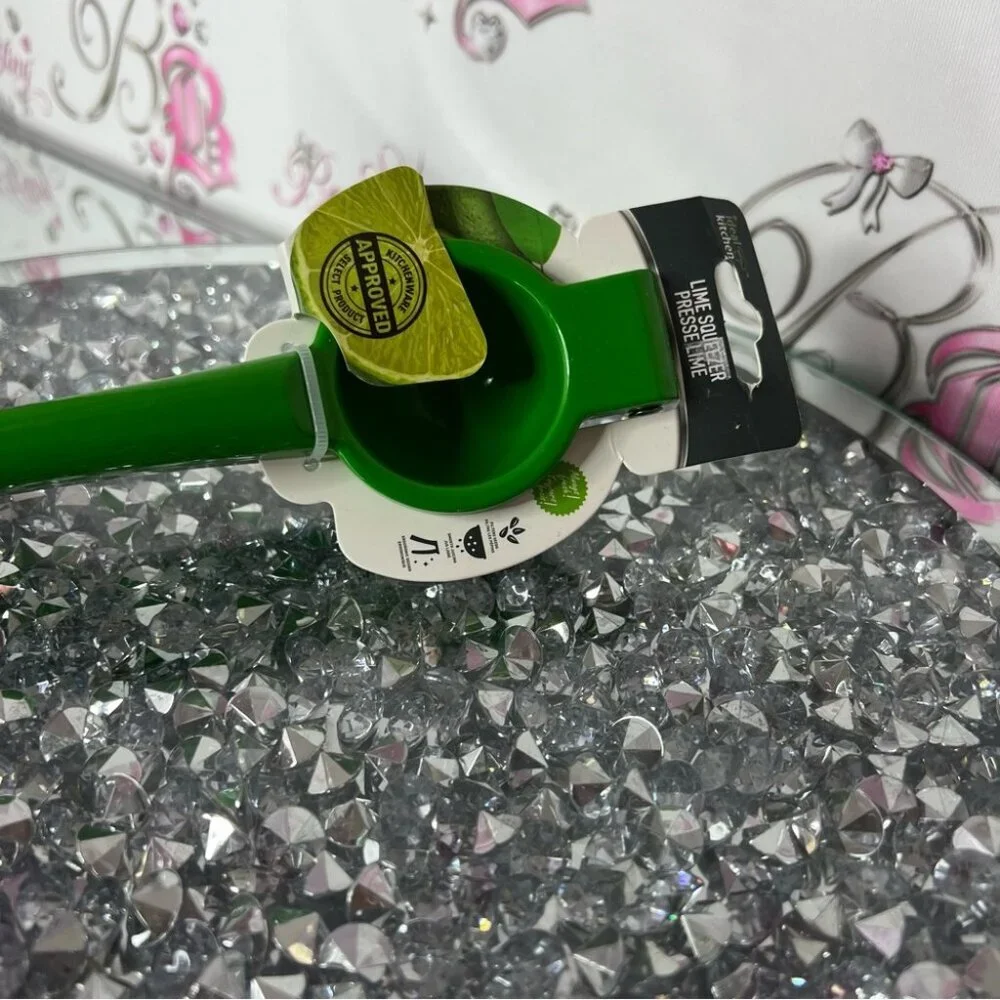 Citrus squeezer press metal Green lime 🍋‍🟩 squeezer juicer kitchen bar tool